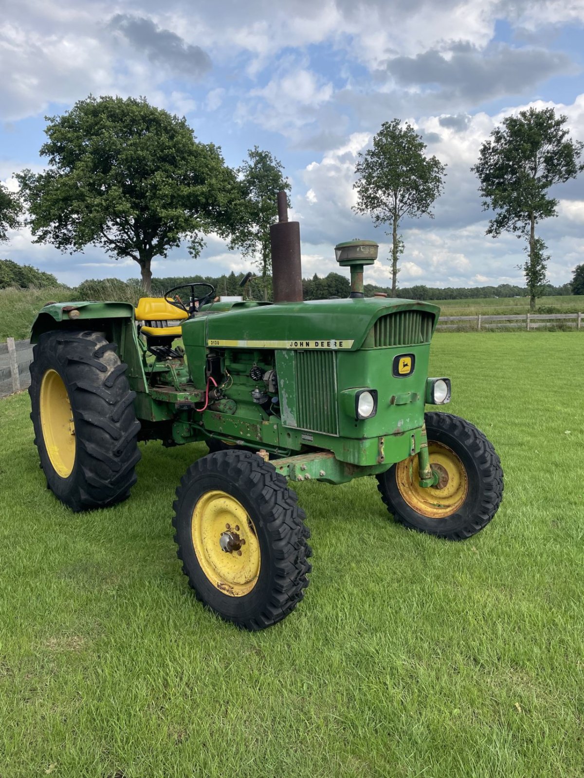 Traktor типа John Deere 3130, Gebrauchtmaschine в Eursinge (Фотография 5)