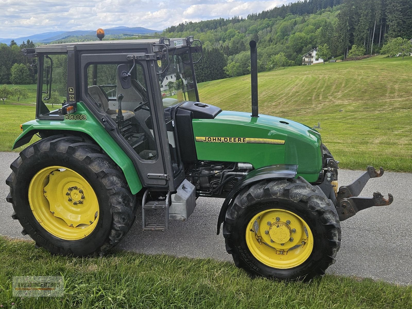 Traktor of the type John Deere 3300 X, Gebrauchtmaschine in Altenfelden (Picture 19)