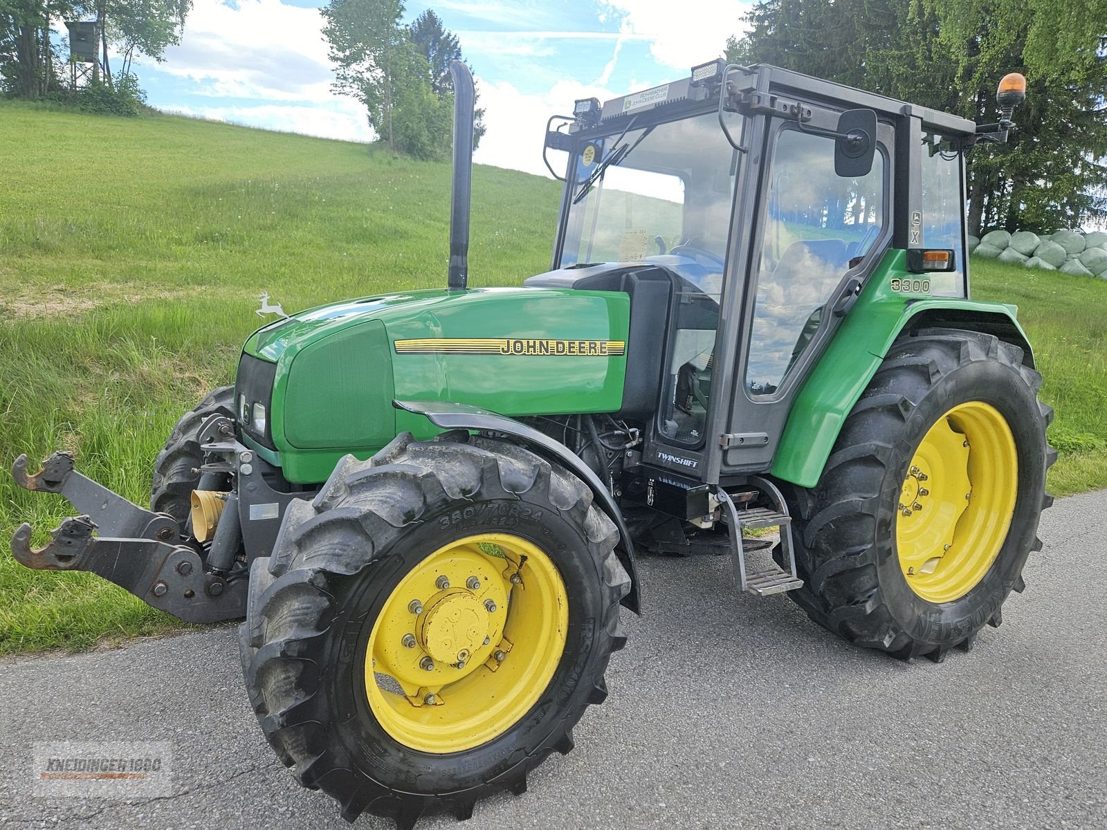 Traktor of the type John Deere 3300 X, Gebrauchtmaschine in Altenfelden (Picture 1)