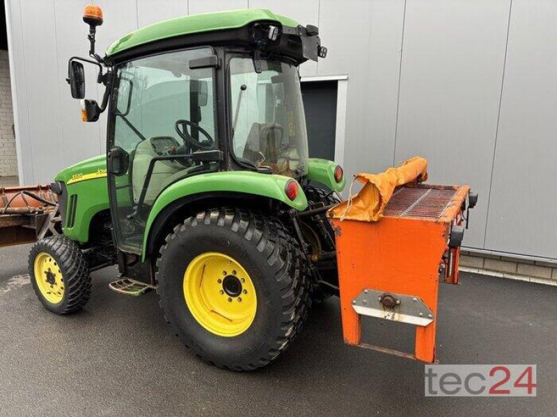 Traktor of the type John Deere 3320, Gebrauchtmaschine in Wipperfürth (Picture 15)