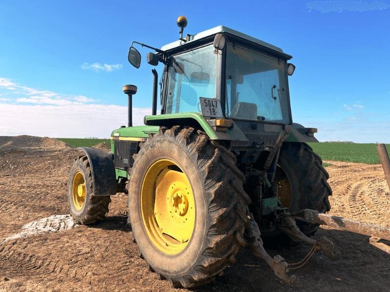 Traktor del tipo John Deere 3350, Gebrauchtmaschine en SAINT-GERMAIN DU PUY (Imagen 4)