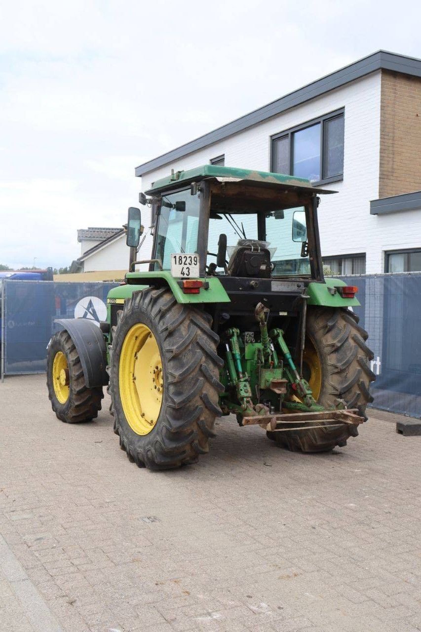 Traktor del tipo John Deere 3350A, Gebrauchtmaschine en Antwerpen (Imagen 4)