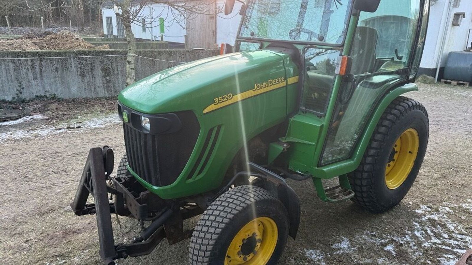 Traktor van het type John Deere 3520 007 med Stensballe frontlift, Gebrauchtmaschine in Rødovre (Foto 2)