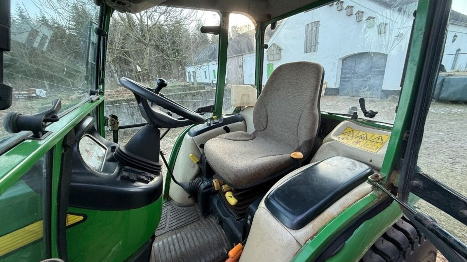 Traktor des Typs John Deere 3520 007, Gebrauchtmaschine in Rødovre (Bild 5)