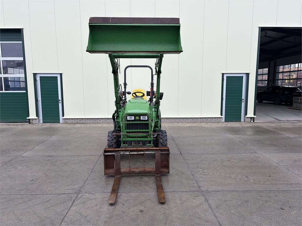 Traktor del tipo John Deere 3720 3 Speed e-Hydro & frontloader, Gebrauchtmaschine en Bant (Imagen 2)