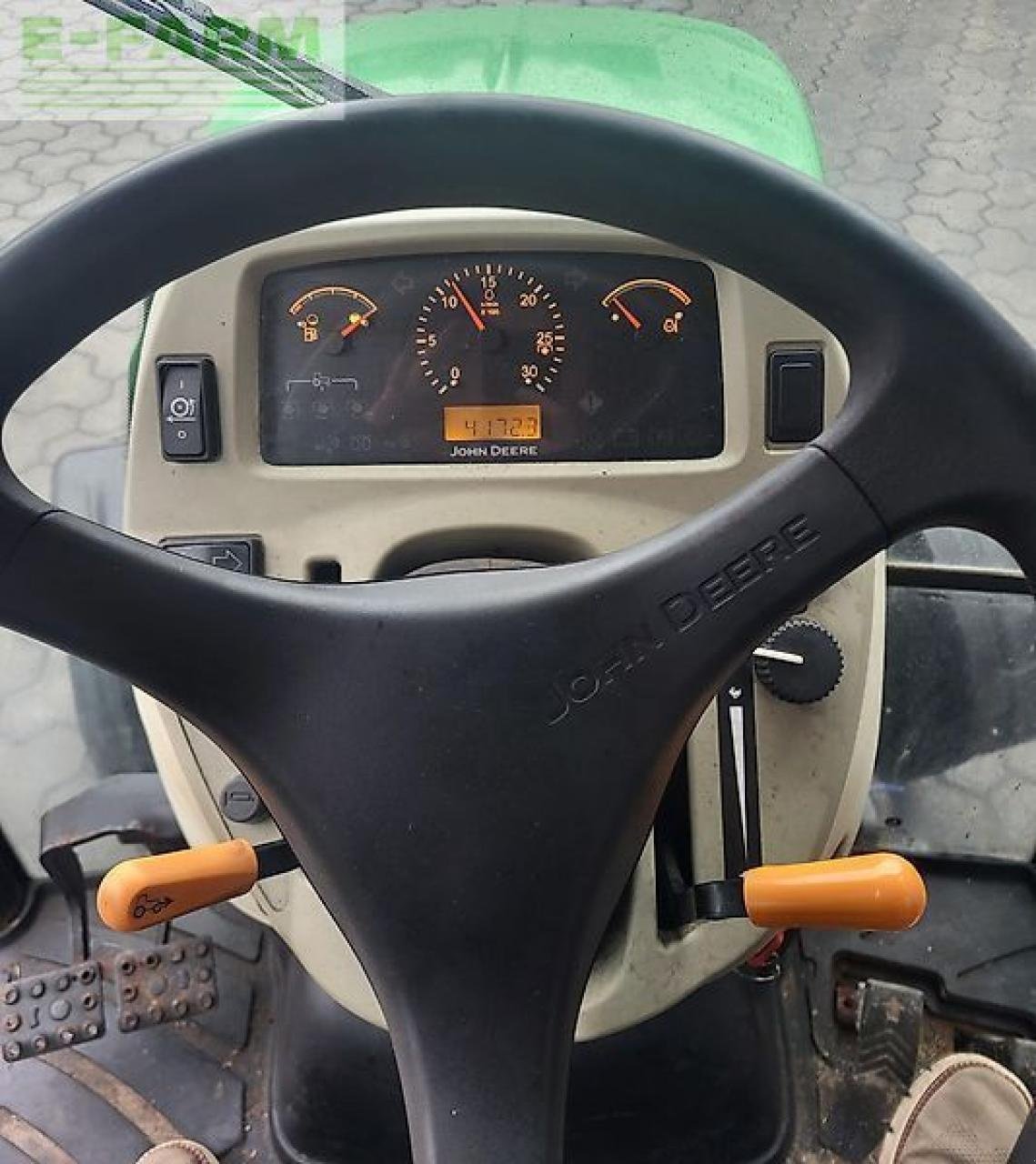 Traktor des Typs John Deere 3720, Gebrauchtmaschine in STEDESAND (Bild 10)