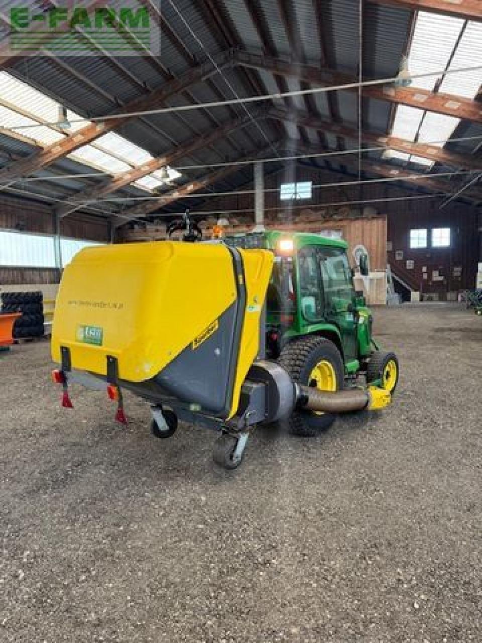 Traktor от тип John Deere 3720, Gebrauchtmaschine в SALZBURG (Снимка 3)