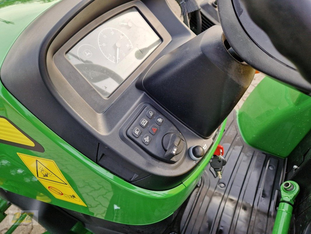 Traktor of the type John Deere 4052M mit Frontlader, Gebrauchtmaschine in Schenkenberg (Picture 12)