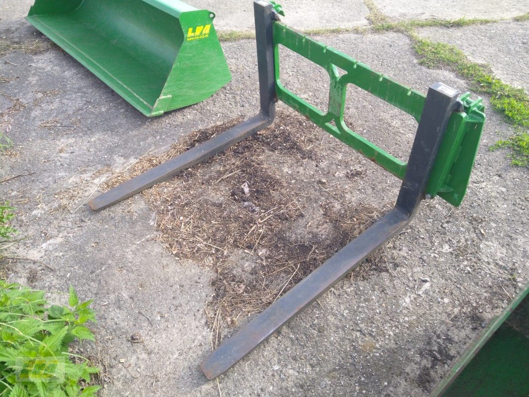 Traktor of the type John Deere 4052M mit Frontlader, Gebrauchtmaschine in Schenkenberg (Picture 19)