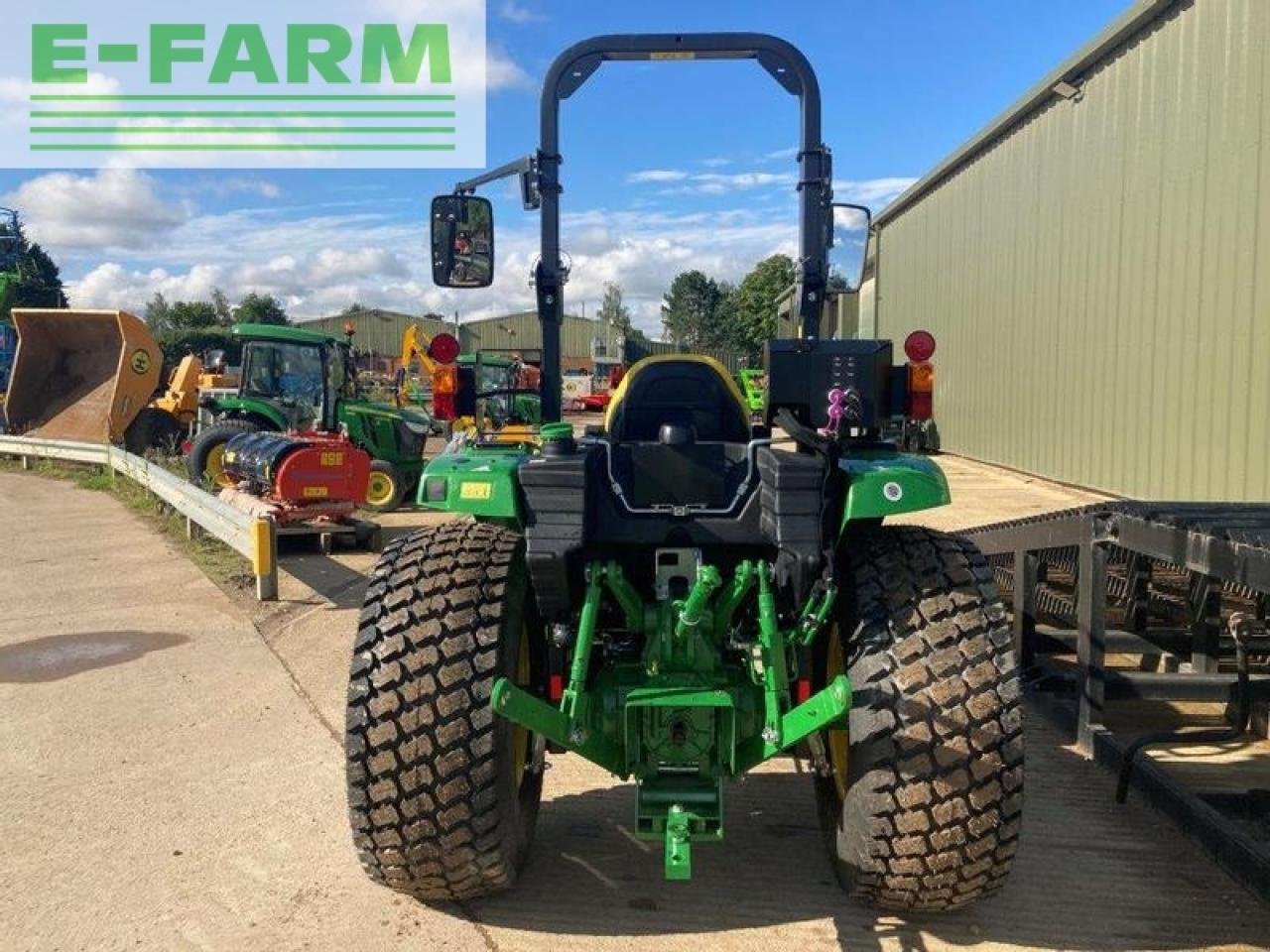 Traktor des Typs John Deere 4066m compact tractor, Gebrauchtmaschine in THAME (Bild 4)