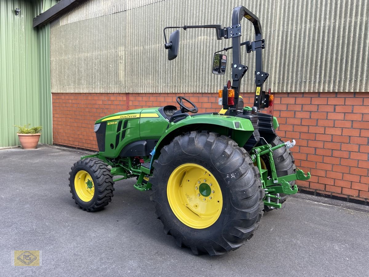 Traktor des Typs John Deere 4066M, Neumaschine in Beelen (Bild 4)