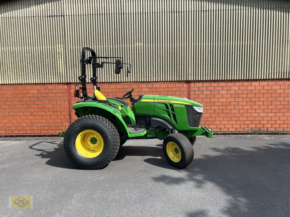 Traktor des Typs John Deere 4066M, Neumaschine in Beelen (Bild 8)