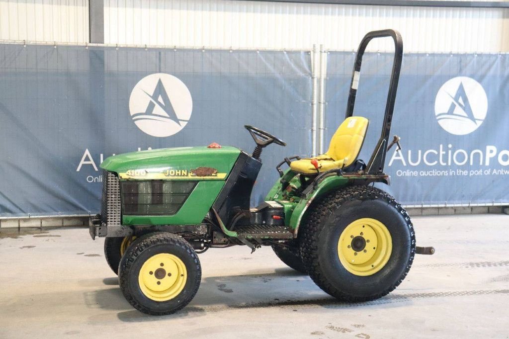 Traktor of the type John Deere 4100, Gebrauchtmaschine in Antwerpen (Picture 1)