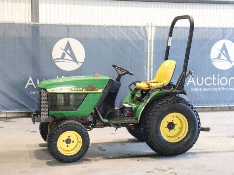 Traktor of the type John Deere 4100, Gebrauchtmaschine in Antwerpen (Picture 1)