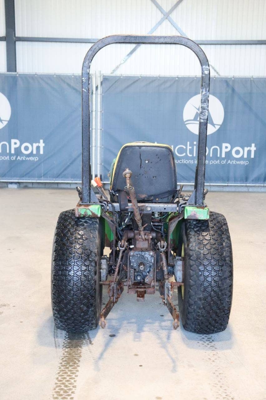 Traktor of the type John Deere 4100, Gebrauchtmaschine in Antwerpen (Picture 5)