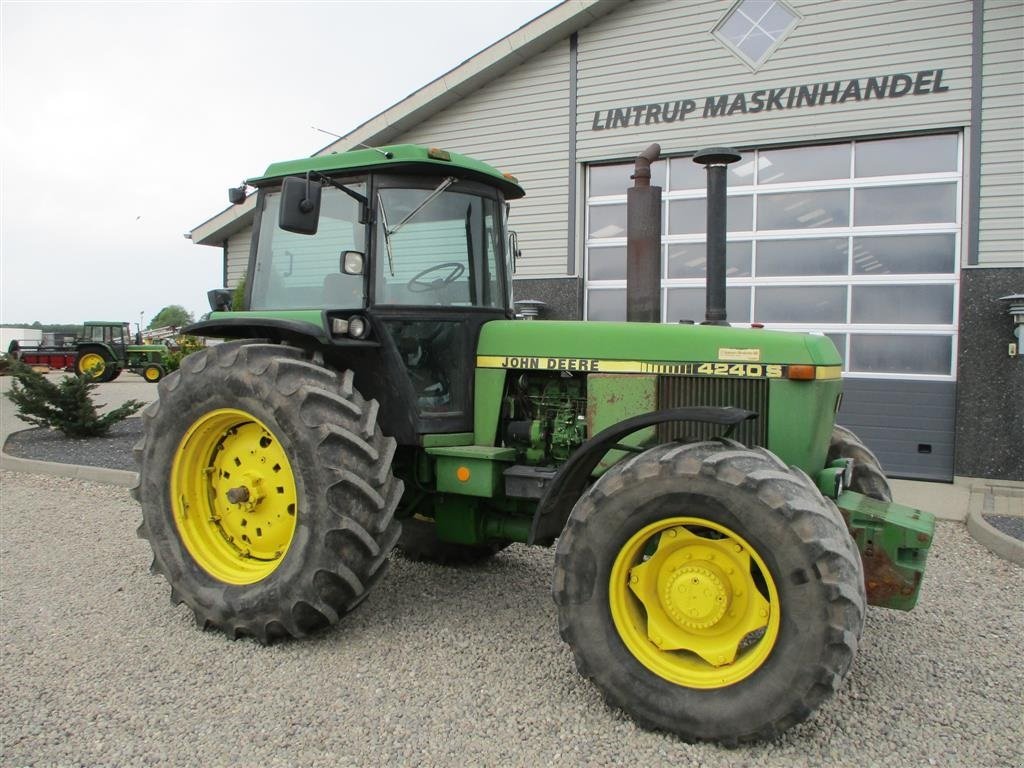 Traktor des Typs John Deere 4240S En rigtig Amerikaner med den store 7.6L motor, Gebrauchtmaschine in Lintrup (Bild 7)