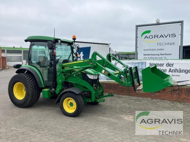 Traktor типа John Deere 4250R, Gebrauchtmaschine в Northeim