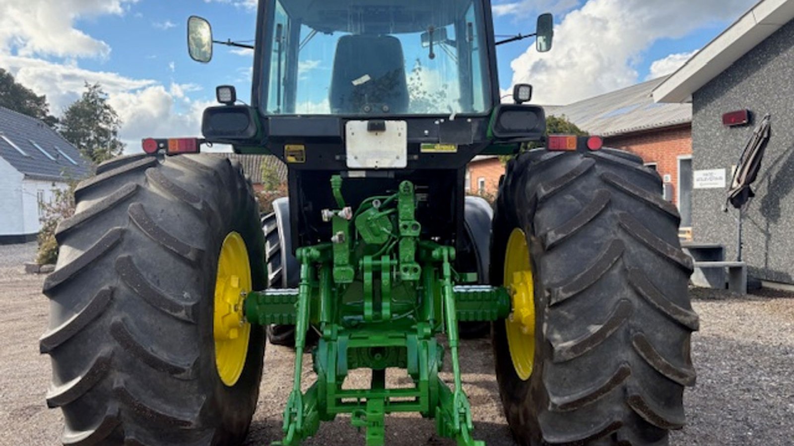 Traktor des Typs John Deere 4755 MED FRONTLIFT, LUFTANLÆG, NYE DÆK FOR, Gebrauchtmaschine in Dronninglund (Bild 16)