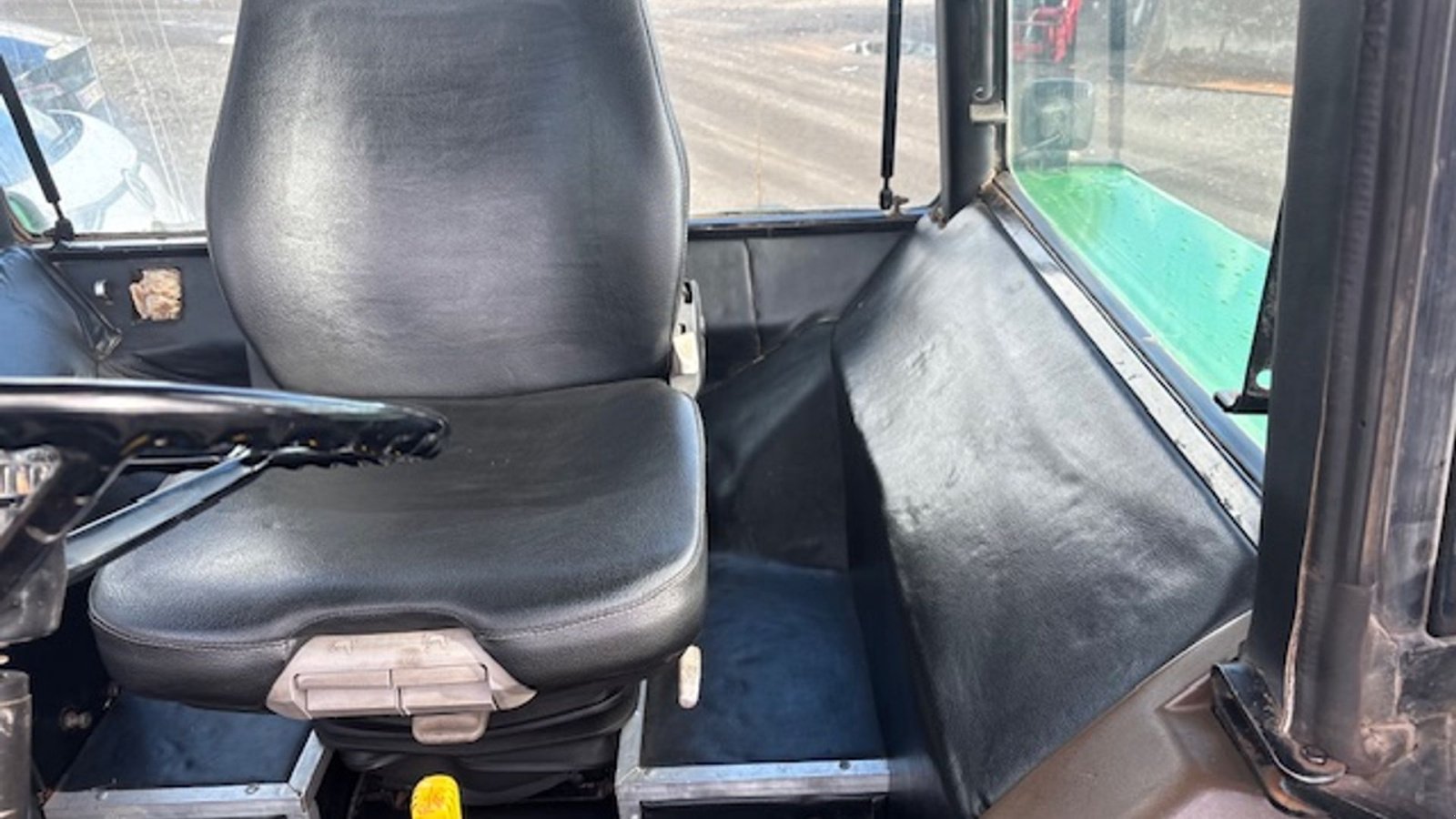 Traktor des Typs John Deere 4755 MED FRONTLIFT, LUFTANLÆG, NYE DÆK FOR, Gebrauchtmaschine in Dronninglund (Bild 19)