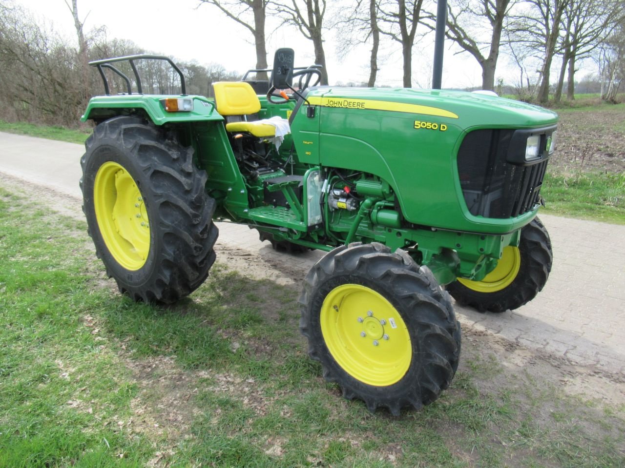 Traktor tipa John Deere 5050 d 4x4, Gebrauchtmaschine u Borne (Slika 3)