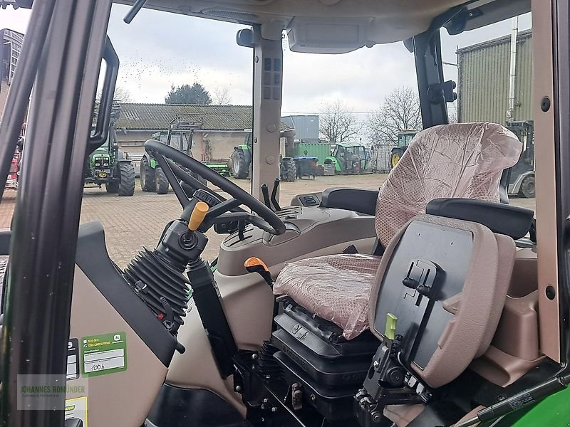 Traktor des Typs John Deere 5050E neuwertiger Zustand !!!, Gebrauchtmaschine in Leichlingen (Bild 9)