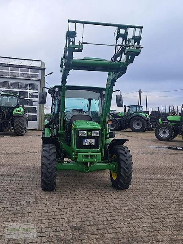 Traktor des Typs John Deere 5050E neuwertiger Zustand !!!, Gebrauchtmaschine in Leichlingen (Bild 8)