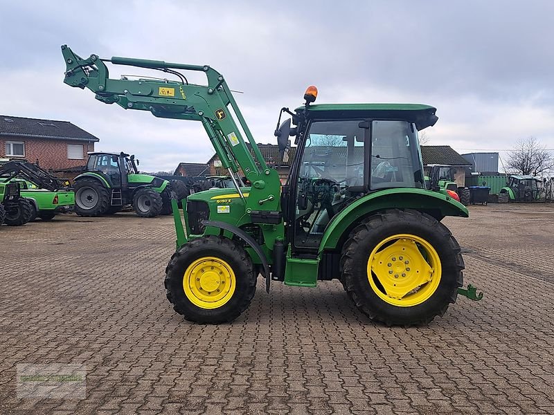 Traktor des Typs John Deere 5050E neuwertiger Zustand !!!, Gebrauchtmaschine in Leichlingen (Bild 5)