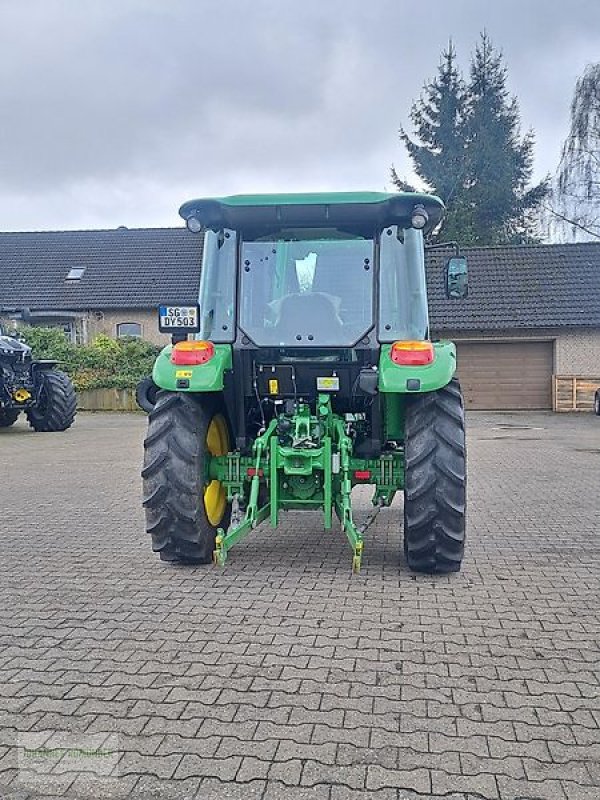 Traktor des Typs John Deere 5050E neuwertiger Zustand !!!, Gebrauchtmaschine in Leichlingen (Bild 4)