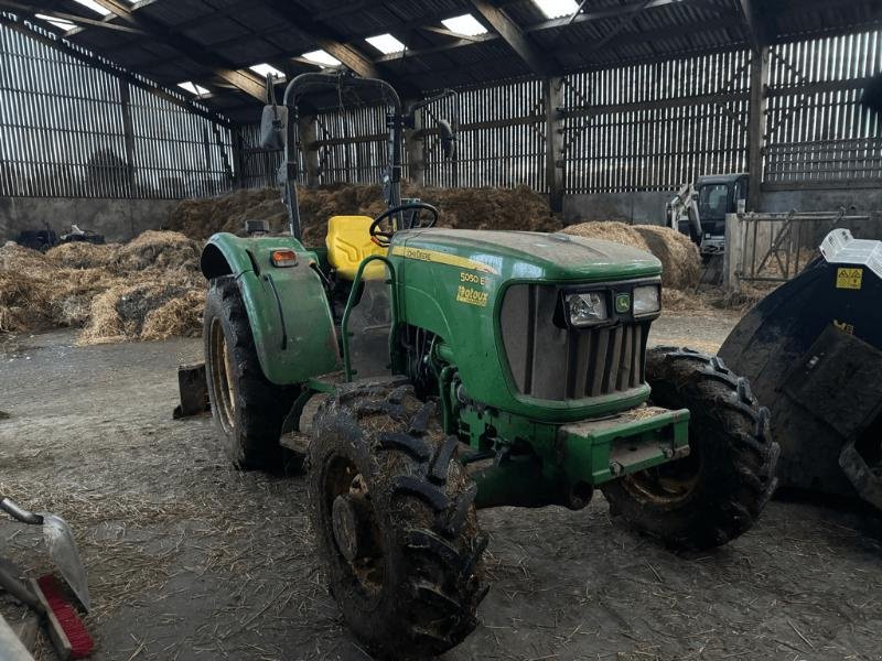 Traktor za tip John Deere 5050E, Gebrauchtmaschine u Richebourg (Slika 5)