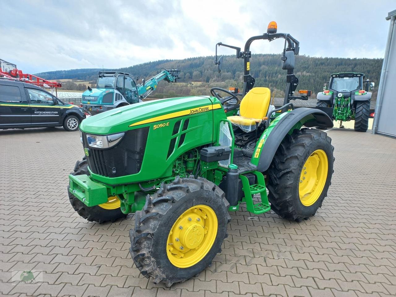 Traktor des Typs John Deere 5050E, Neumaschine in Wasungen (Bild 2)