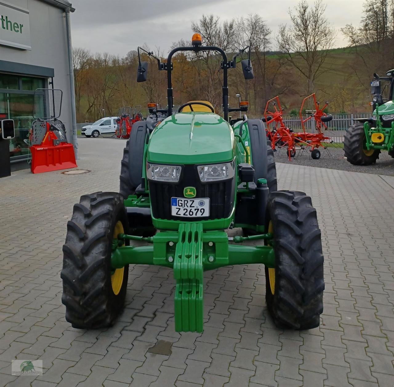 Traktor typu John Deere 5050E, Neumaschine v Teichröda (Obrázek 2)