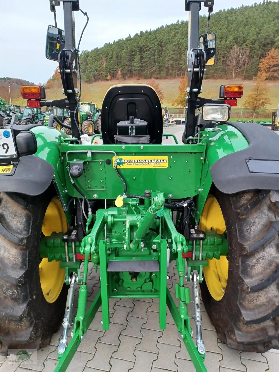 Traktor typu John Deere 5050E, Neumaschine v Teichröda (Obrázek 9)
