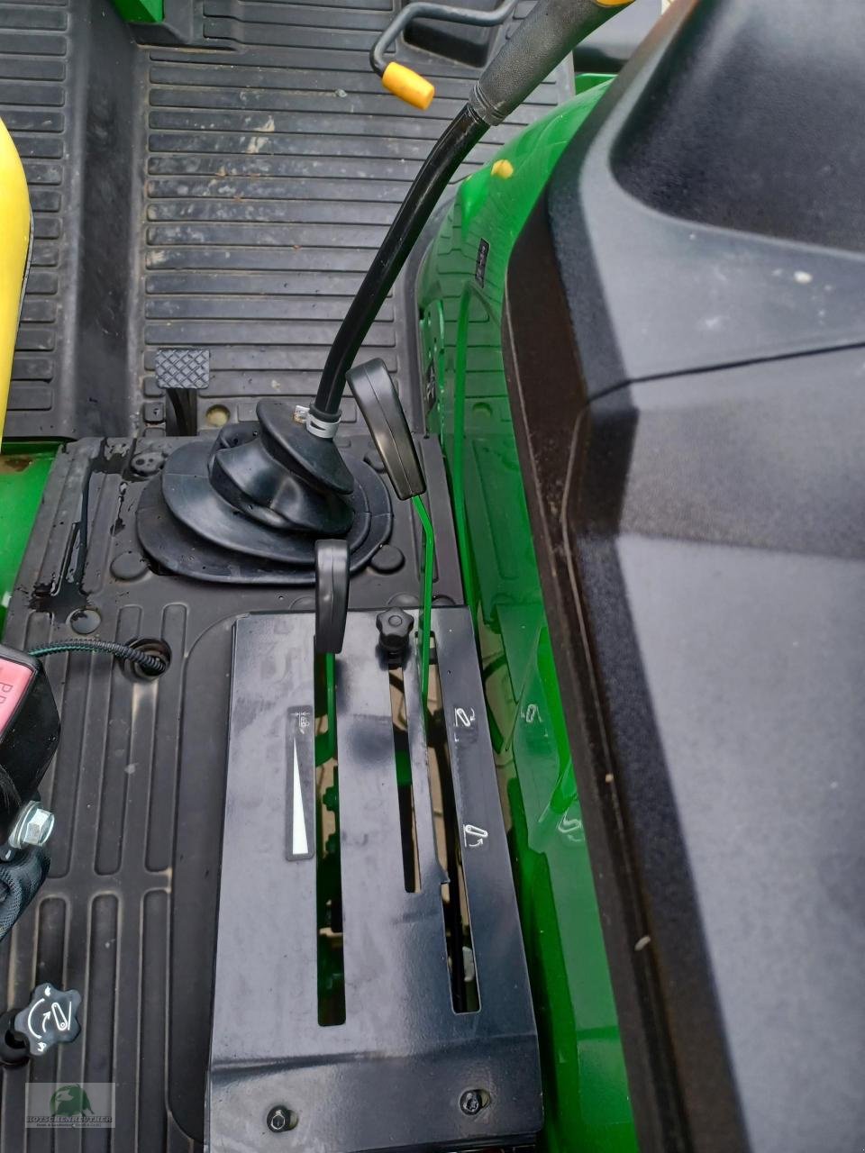 Traktor typu John Deere 5050E, Neumaschine v Teichröda (Obrázek 12)