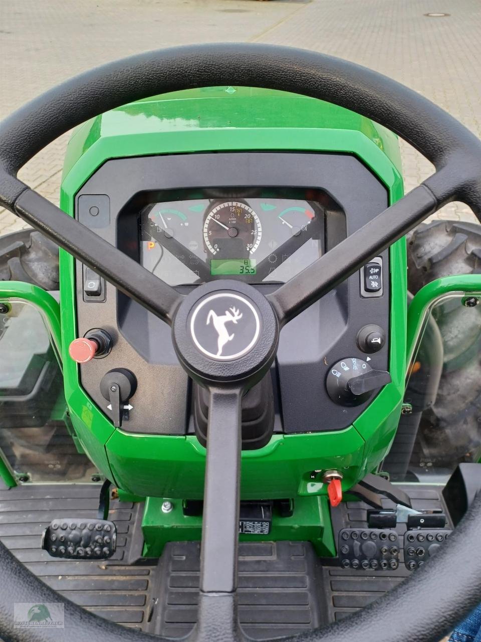 Traktor typu John Deere 5050E, Neumaschine v Teichröda (Obrázek 14)