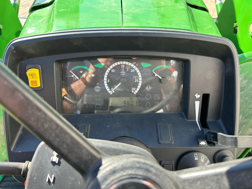 Traktor des Typs John Deere 5050E, Gebrauchtmaschine in Neuenkirchen / Bramsche (Bild 9)