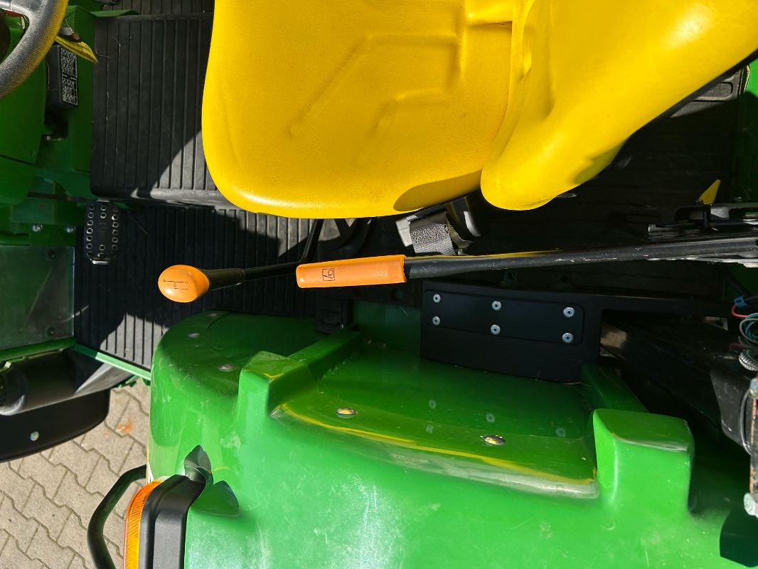 Traktor des Typs John Deere 5050E, Gebrauchtmaschine in Neuenkirchen / Bramsche (Bild 12)