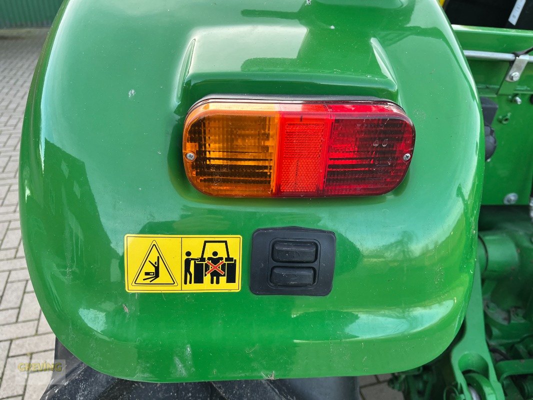 Traktor des Typs John Deere 5050E, Gebrauchtmaschine in Greven (Bild 11)