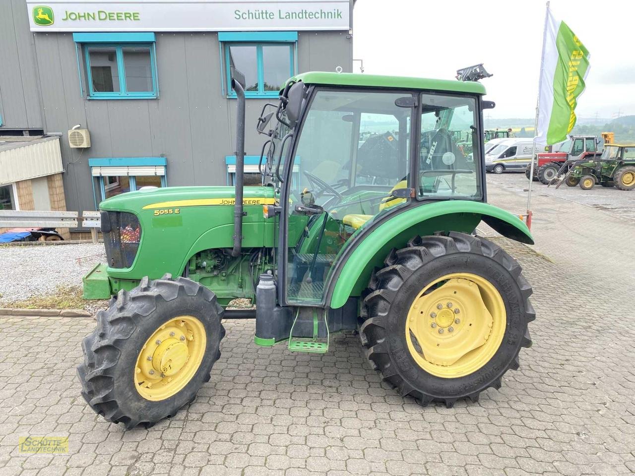 Traktor of the type John Deere 5055 E Allrad Kabine, Gebrauchtmaschine in Marsberg-Giershagen (Picture 2)