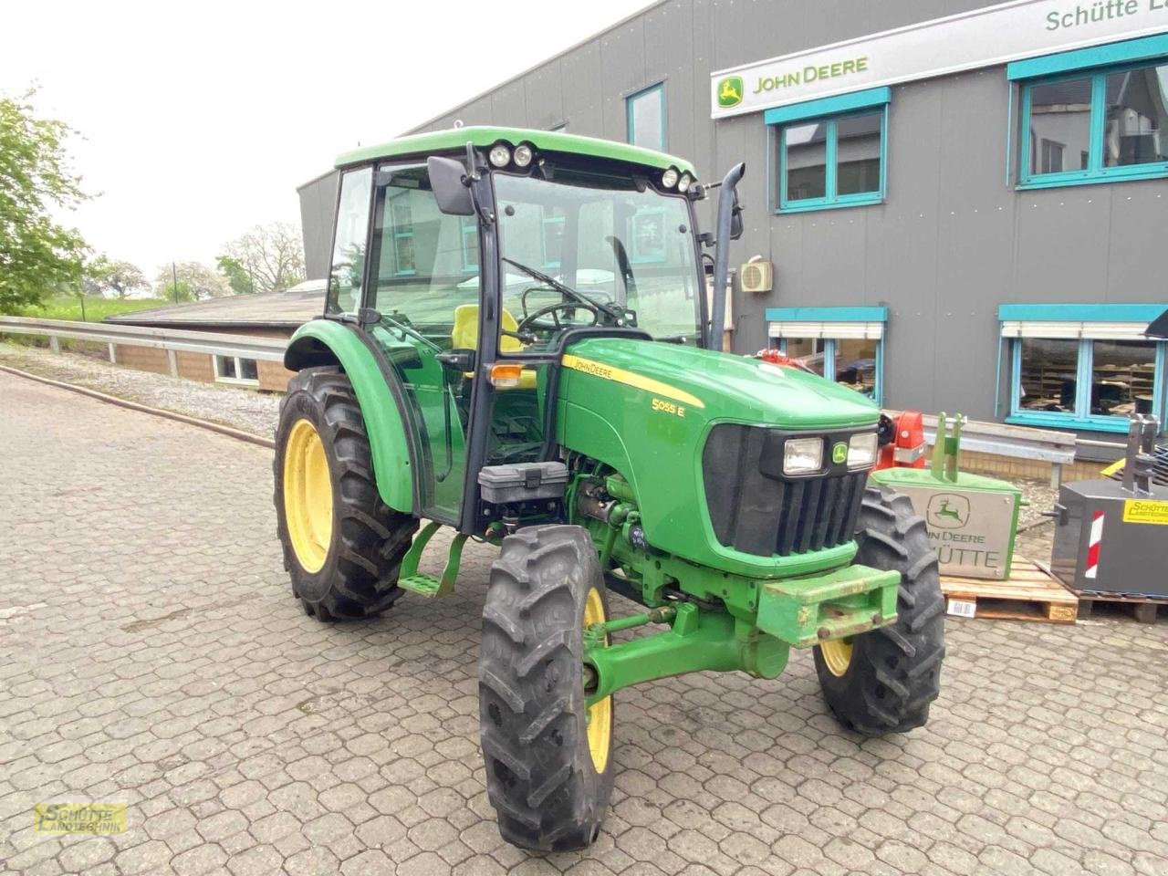 Traktor of the type John Deere 5055 E Allrad Kabine, Gebrauchtmaschine in Marsberg-Giershagen (Picture 3)