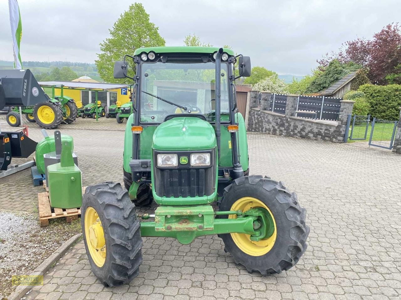 Traktor of the type John Deere 5055 E Allrad Kabine, Gebrauchtmaschine in Marsberg-Giershagen (Picture 4)