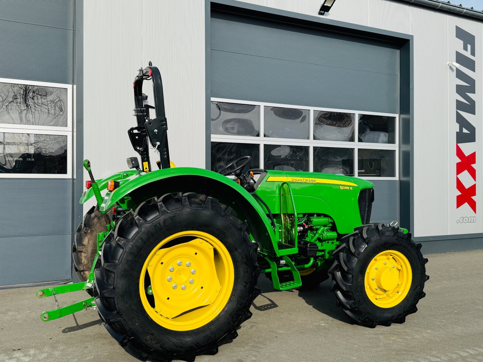 Traktor типа John Deere 5055 E, Gebrauchtmaschine в Falkenstein (Фотография 6)