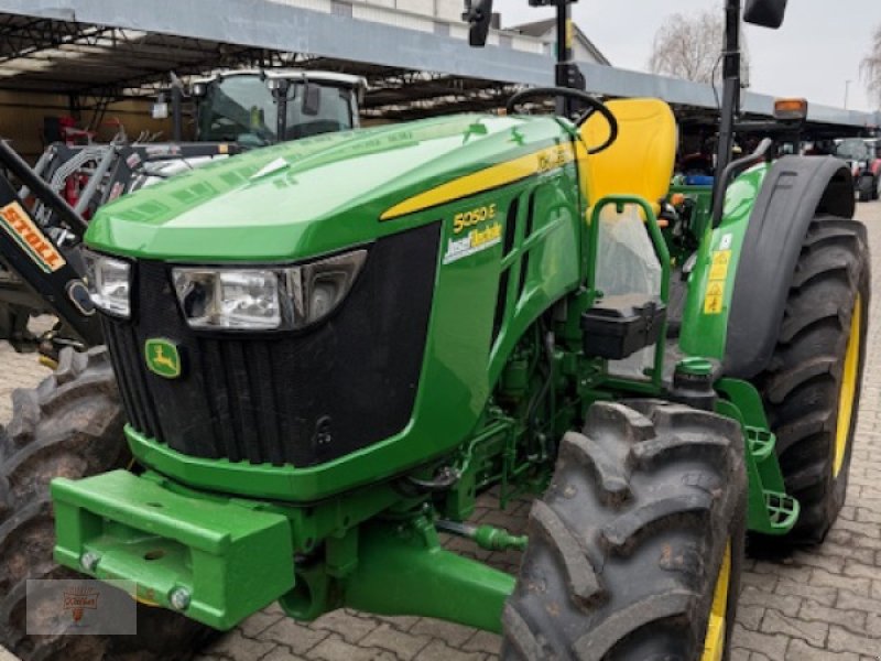 Traktor typu John Deere 5055 E, Gebrauchtmaschine v Remchingen (Obrázek 1)