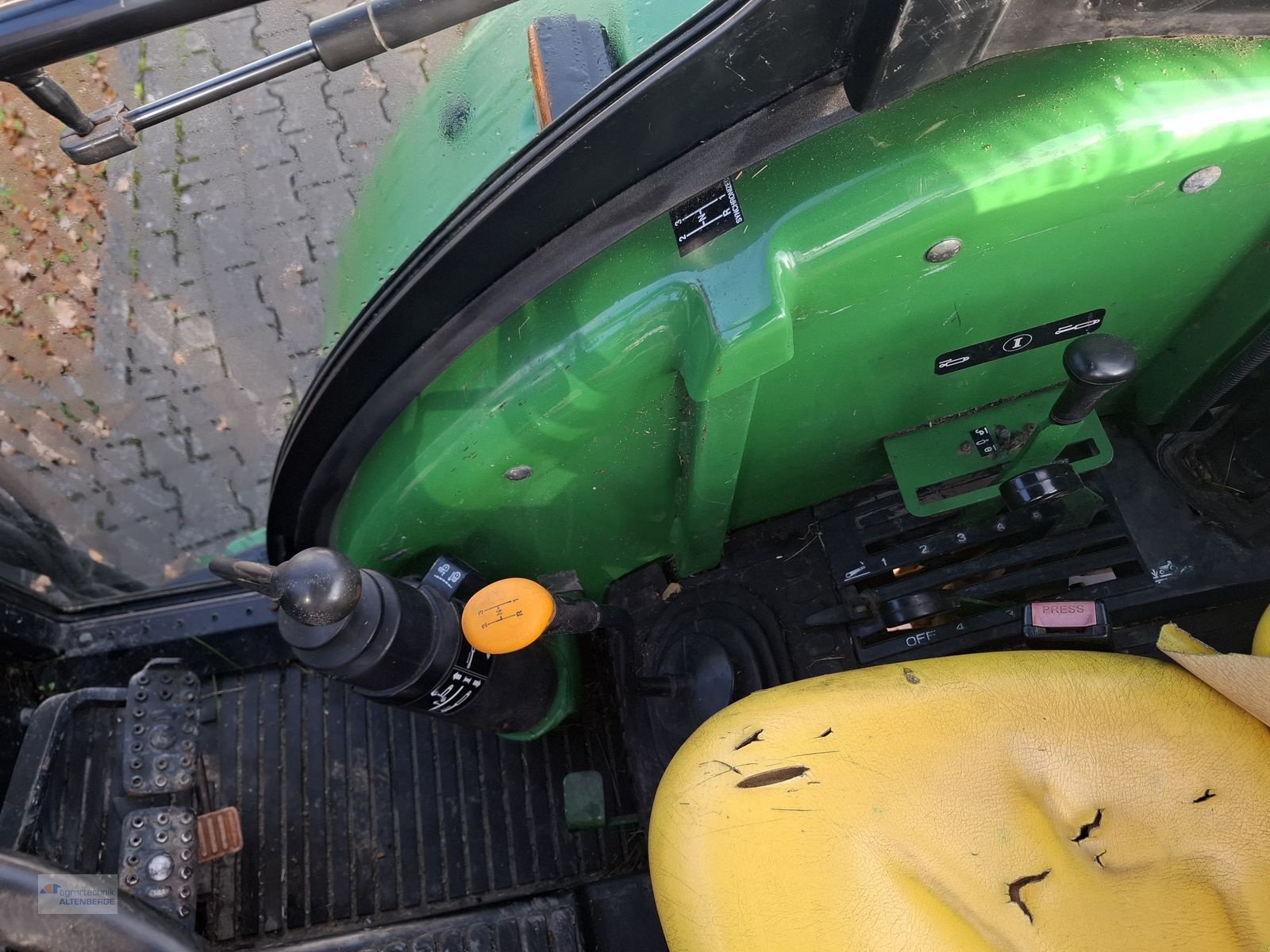 Traktor typu John Deere 5055 E, Gebrauchtmaschine v Altenberge (Obrázek 11)