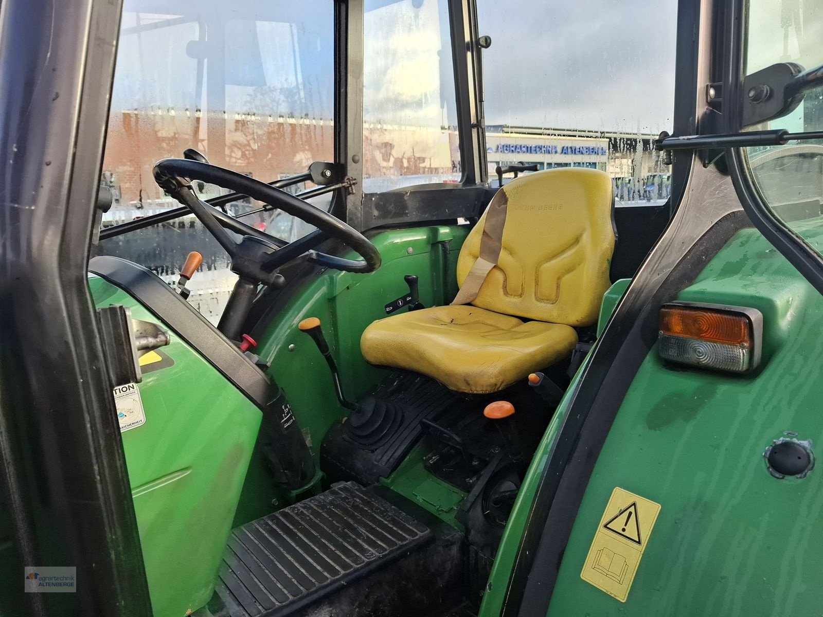 Traktor typu John Deere 5055 E, Gebrauchtmaschine v Altenberge (Obrázek 9)