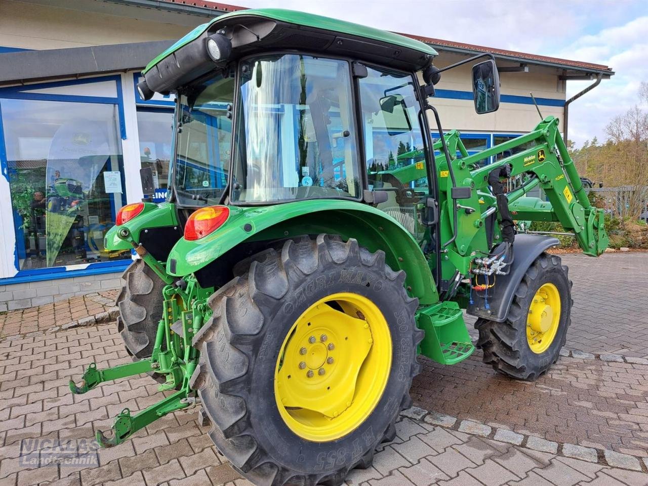 Traktor des Typs John Deere 5055E mit JD Frontlader, Gebrauchtmaschine in Schirradorf (Bild 5)