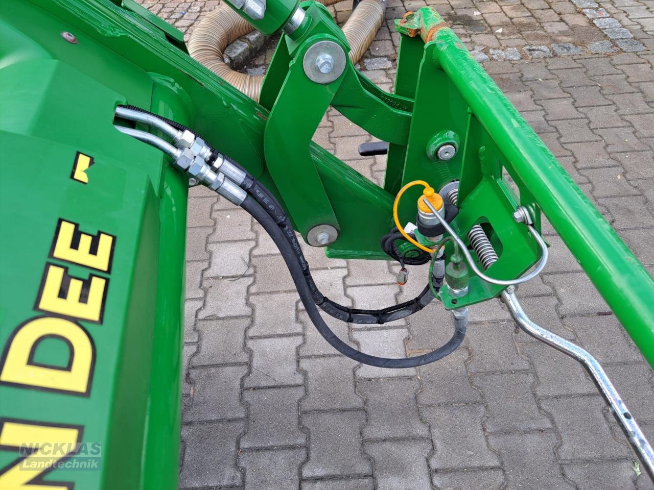 Traktor des Typs John Deere 5055E mit JD Frontlader, Gebrauchtmaschine in Schirradorf (Bild 11)