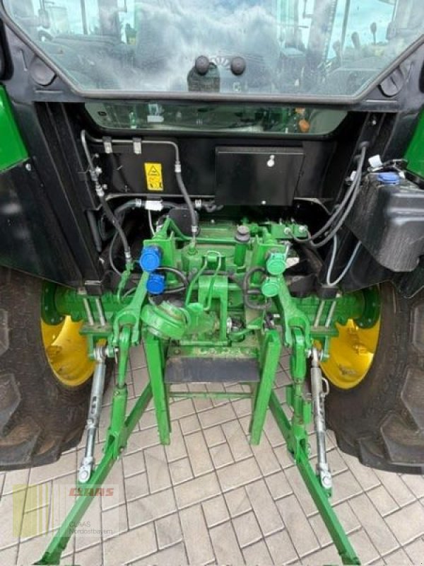 Traktor of the type John Deere 5058 E + FL H240, Gebrauchtmaschine in Breitenbrunn (Picture 12)