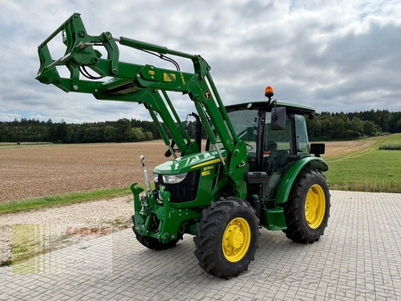 Traktor типа John Deere 5058 E + FL H240, Gebrauchtmaschine в Breitenbrunn (Фотография 1)
