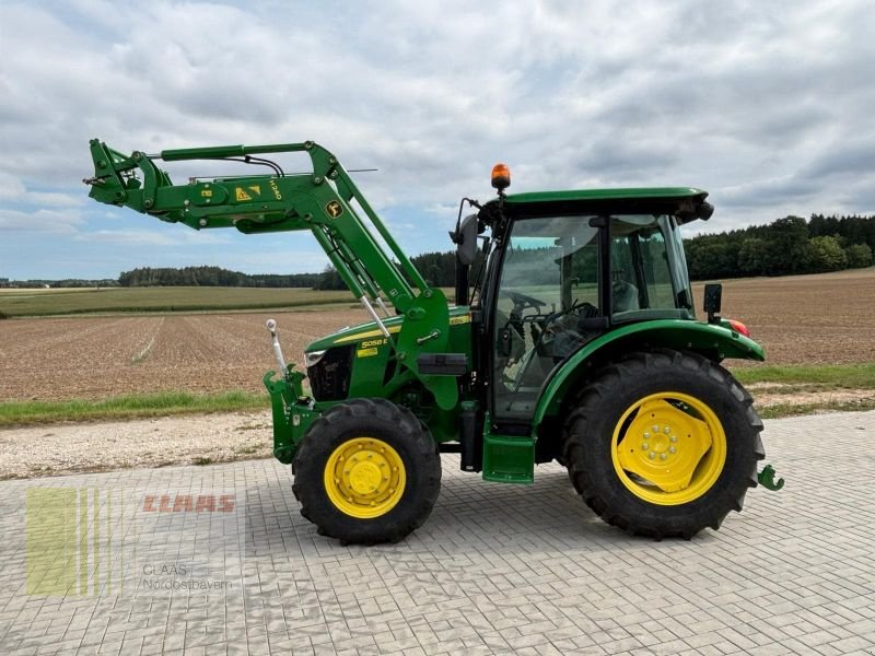 Traktor of the type John Deere 5058 E + FL H240, Gebrauchtmaschine in Breitenbrunn (Picture 2)
