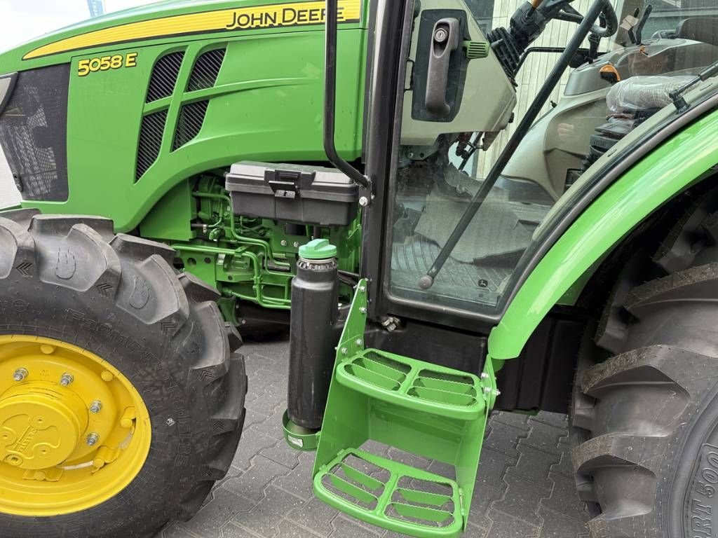 Traktor typu John Deere 5058-E, Neumaschine v Luttenberg (Obrázek 11)